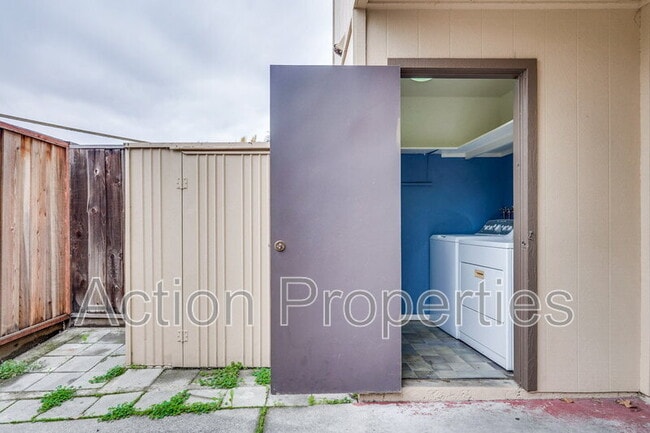 Building Photo - 1963 Landess Ave