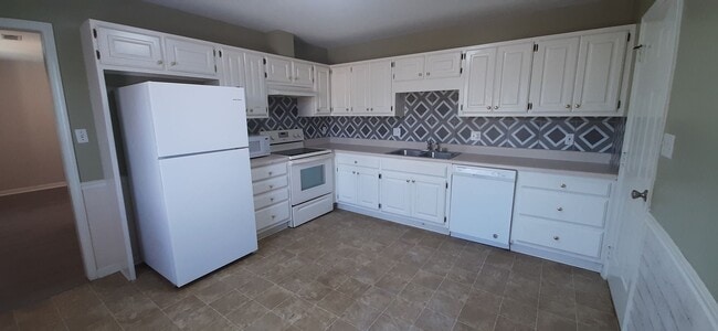 Building Photo - 119 Autumn Cove