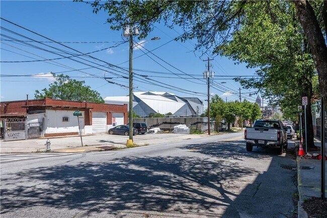 Building Photo - 210 Walker St SW