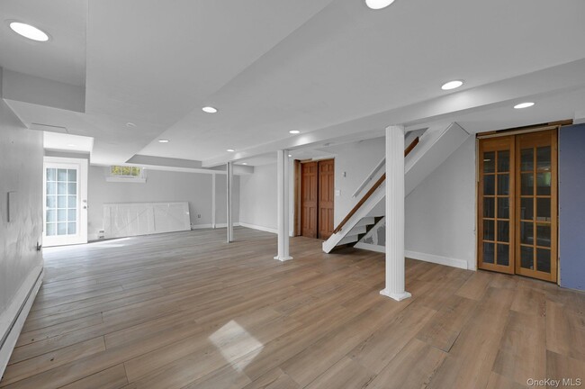 Building Photo - 15 N Henry St