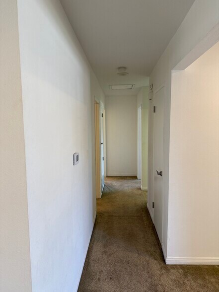 Building Photo - 891 Rosewood Ave