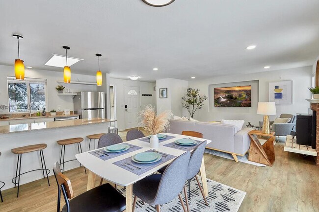 Building Photo - 629 212th St SW