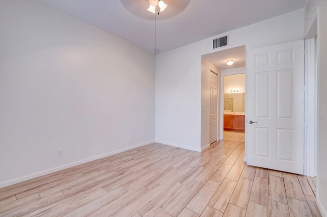 Building Photo - 10560 SW Stephanie Way