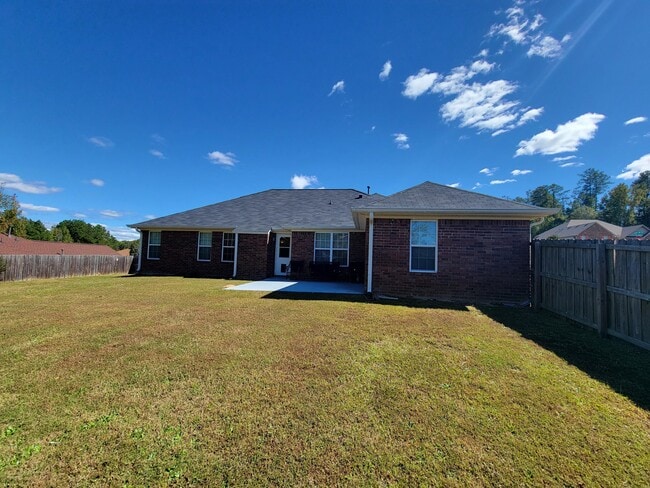 Building Photo - 1500 Cedar Hill Trail