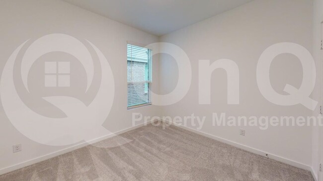 Building Photo - 726 Madrono Dr