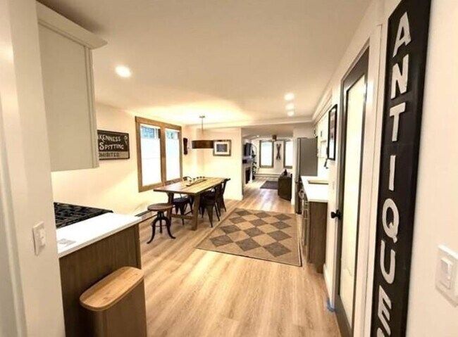 Building Photo - 2895 White Mountain Hwy