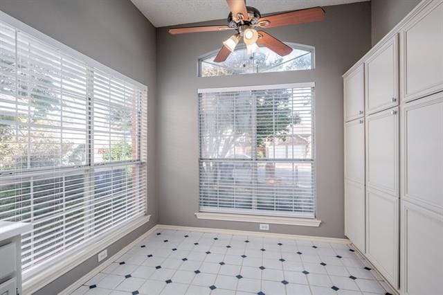 Building Photo - 918 Azalia Dr