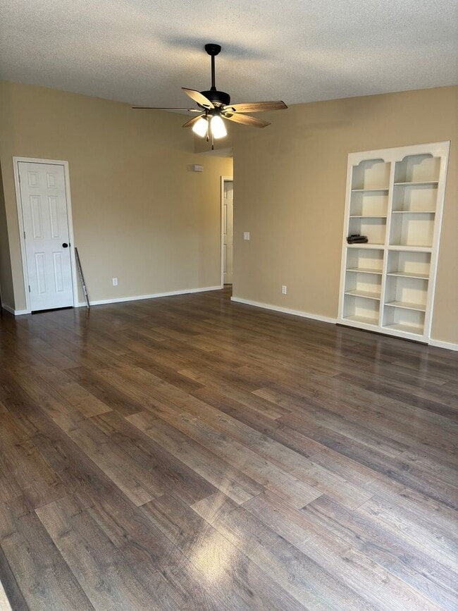 Building Photo - Lots of updates!  Southside 3 bedroom house