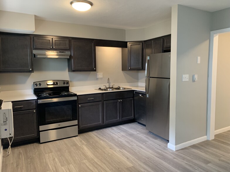 4th Street Apartments - 913 4th St Charleston IL 61920 | Apartment Finder