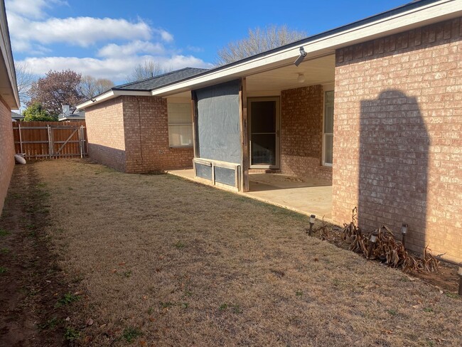 Building Photo - 3 bed 2 bath - Frenship ISD