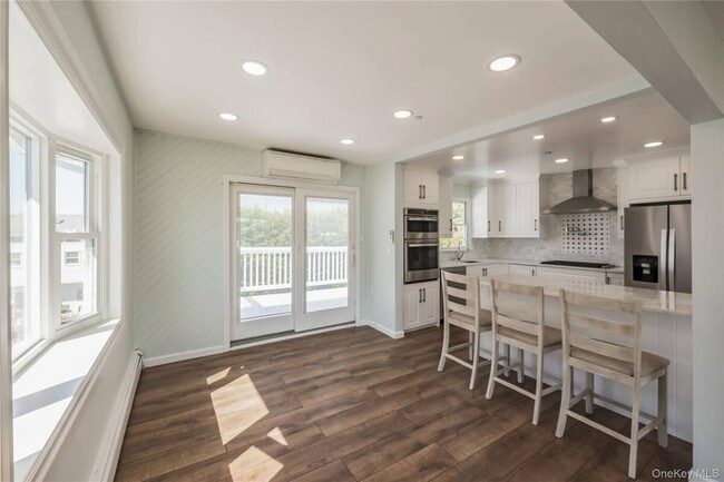 Building Photo - 869 Beach St