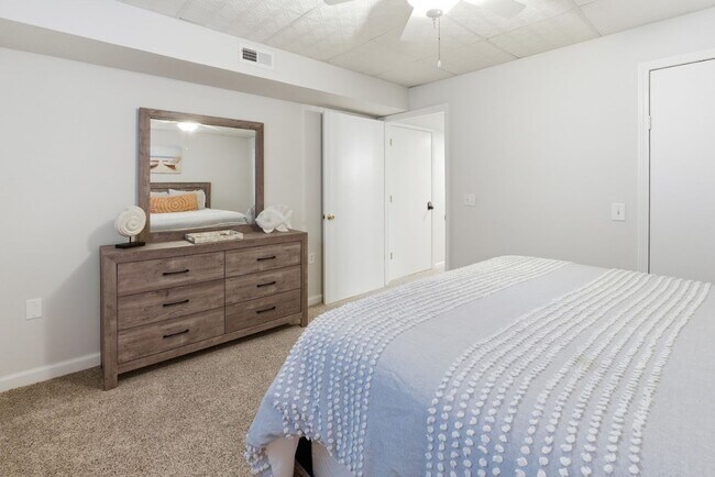 Building Photo - Furnished Home on KY Lake