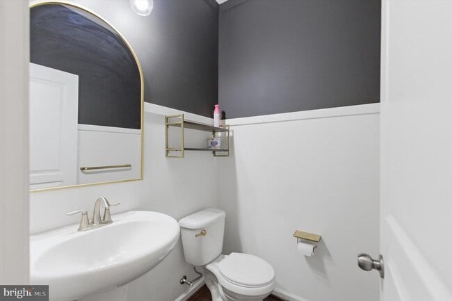 Building Photo - 7585 Holly Ridge Dr