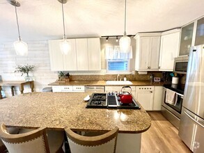 Building Photo - Spacious 6 bedroom home in Virginia Beach