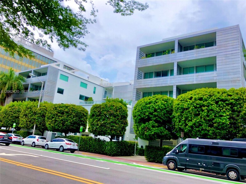 Building Photo - 1700 Meridian Ave