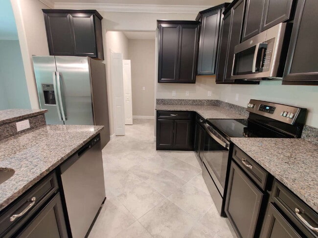 Building Photo - 23244 Willow Glen Way