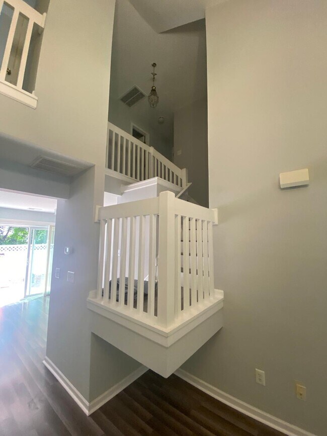 Building Photo - 10660 Holly Ridge Blvd