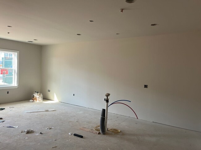 Building Photo - Salem Run Apartments Phase 2