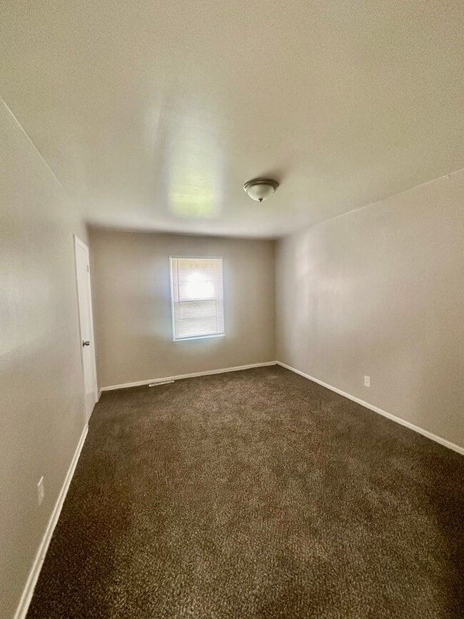 Building Photo - Ranch Style 3 Bedroom Home For Rent