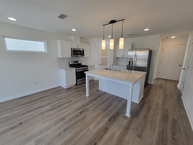 Building Photo - 1367 Landon Hills Dr