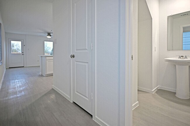 Building Photo - 12105 Floral Blossom