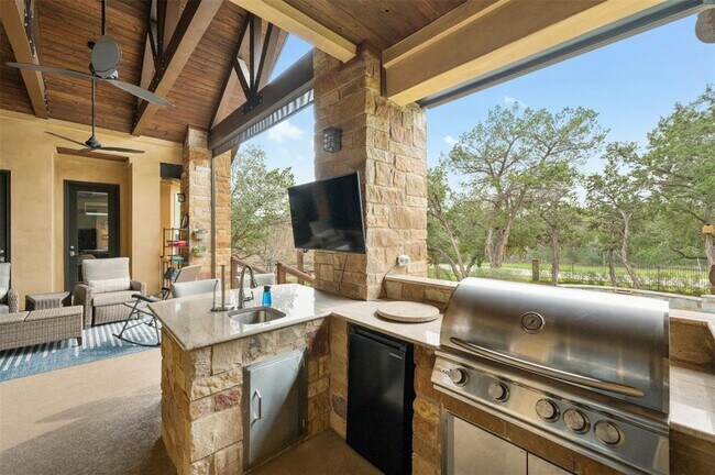 Building Photo - 7617 Lazy River Cove