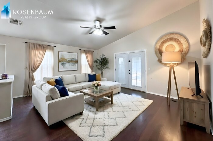 Building Photo - 2030 W Carson Rd