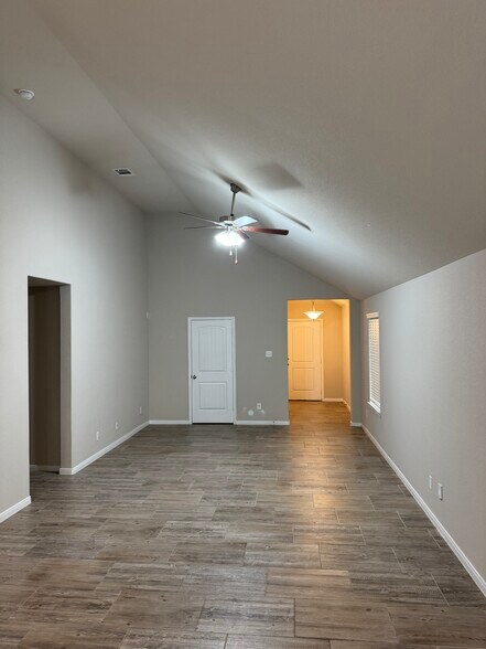 Building Photo - 7911 Tuscan Cypress Dr