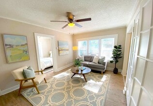 Building Photo - Gladstone Pointe Apartments