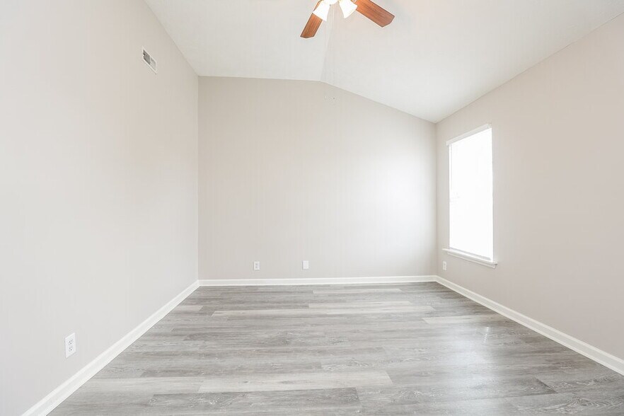 Building Photo - 1319 Tonya Dr