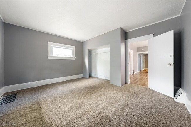 Building Photo - 3414 Daisy Ave