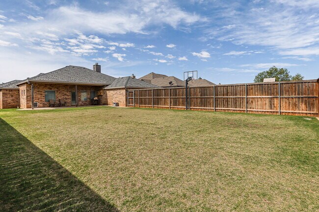 Building Photo - Luxury 4-Bedroom, 3-Bathroom Home in Kelse...