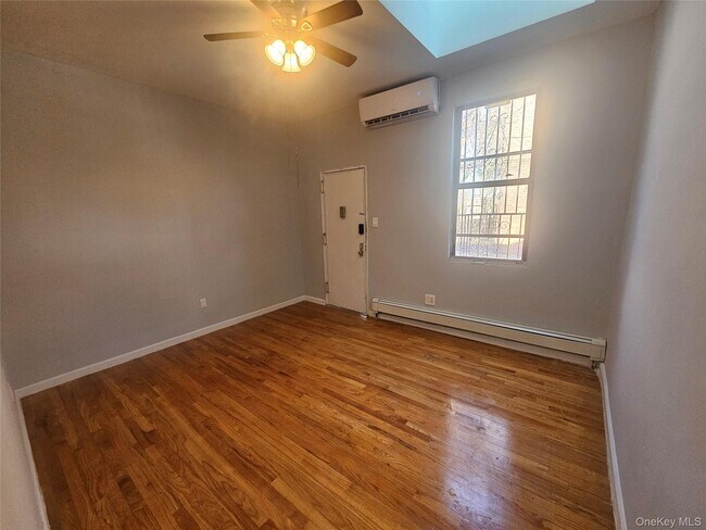 Building Photo - 202-15 Hollis Ave