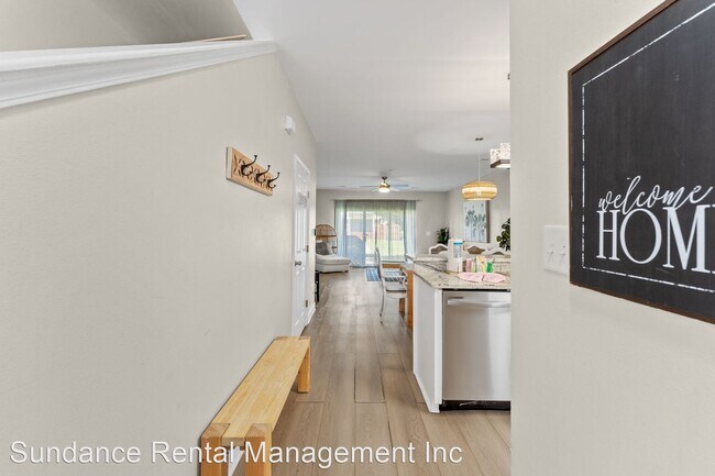 Building Photo - 2 br, 2.5 bath House - 450 S. Geronimo Str...