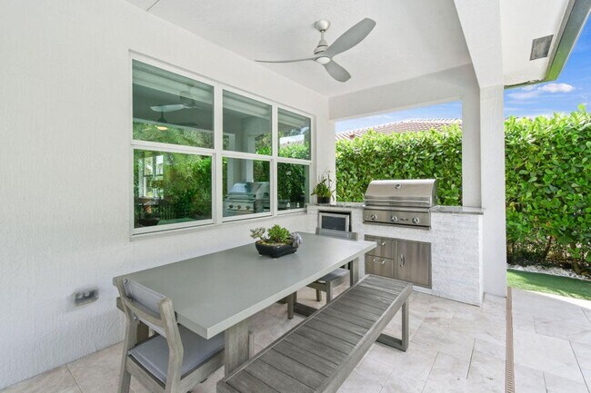 Building Photo - 3558 Haldin Pl