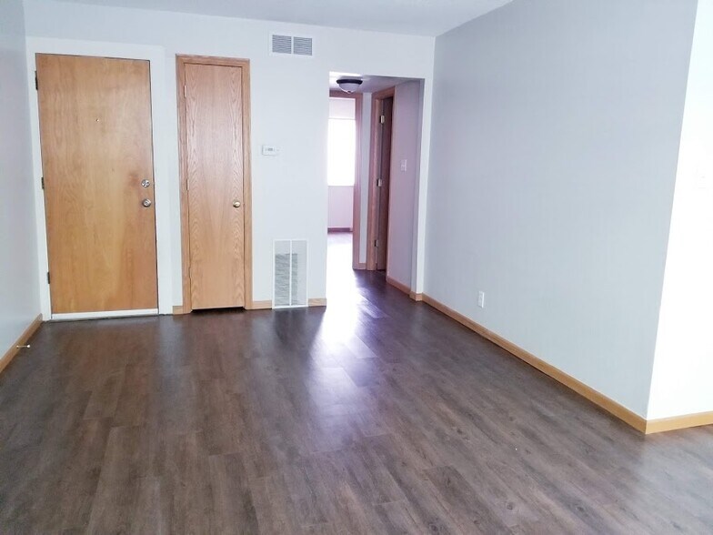 Building Photo - 1803 21st Ave Pl