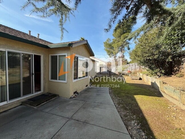 Building Photo - 2950 Juniper St