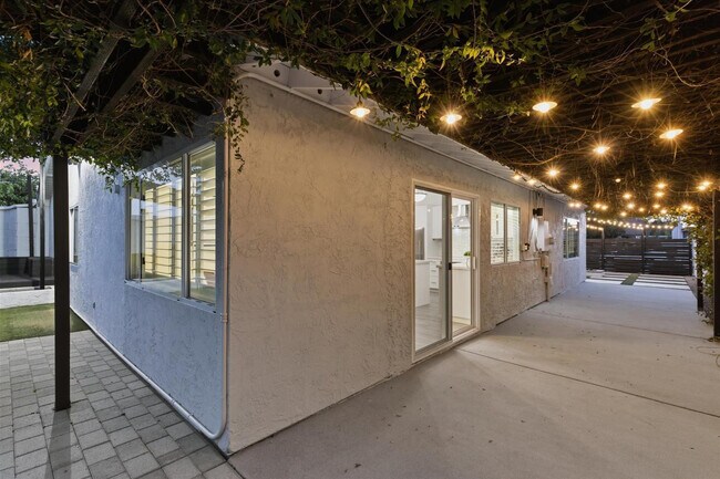 Building Photo - 2521 N 87th Way