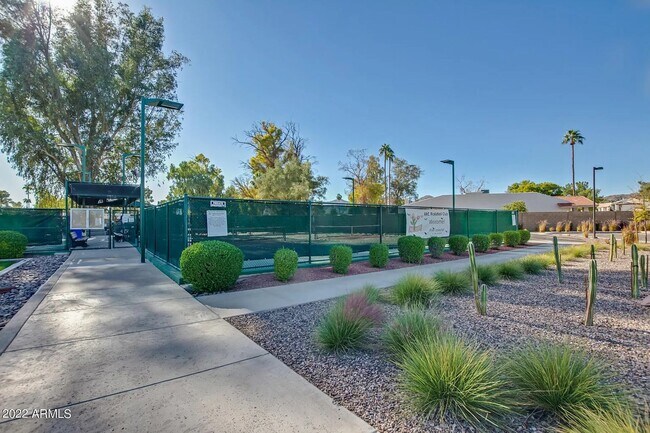 Building Photo - Beautiful 55+ Ahwatukee neighborhood spacious 2/br 2/ba home -  Rent Includes membership to Ahwat...