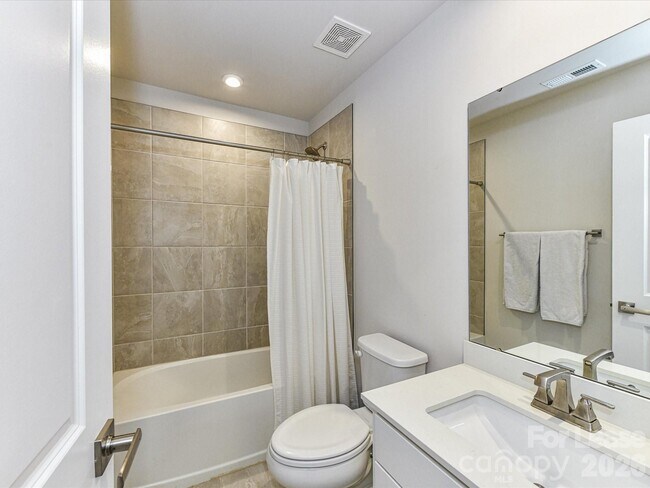 Building Photo - 408 Tristram Ln