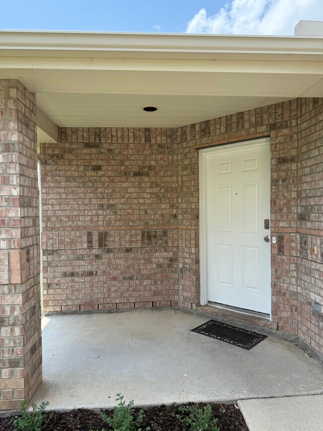Building Photo - 8913 Quarry Ridge Trail