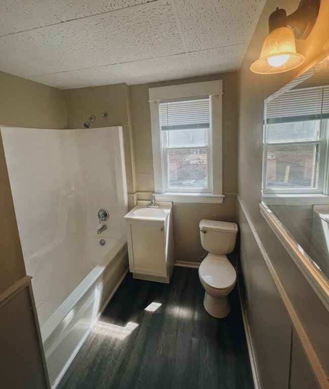 Building Photo - Cozy 2 Bedroom Home Southside of Holland