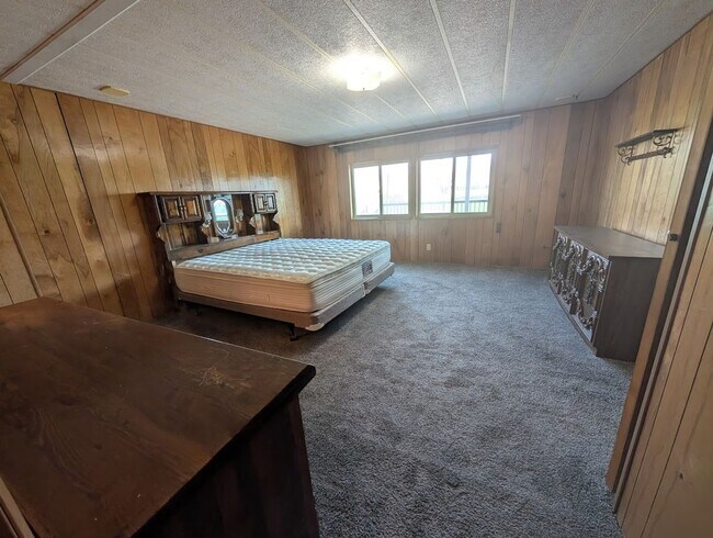 Building Photo - Spacious Horse Property on Thunderhill Roa...