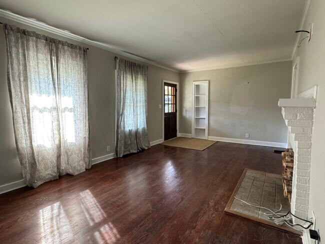 Building Photo - 5408 Villa Rd