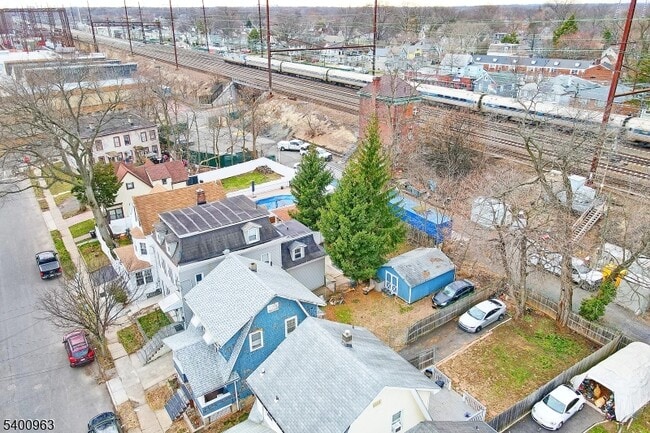 Building Photo - 1076 Fulton St