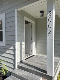 Building Photo - 2002 E Hanna Ave