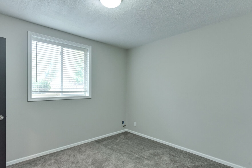 Building Photo - 15327 Parker Cir