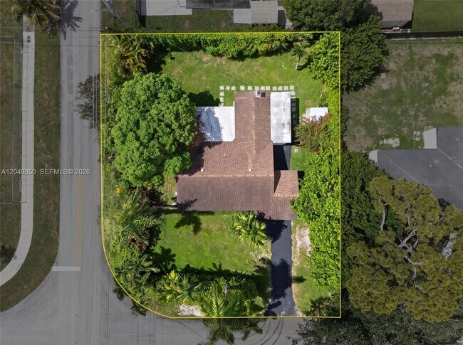Building Photo - 5800 SW 61st St