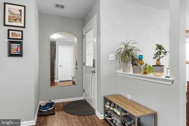 Building Photo - 3854 Ashland Dr