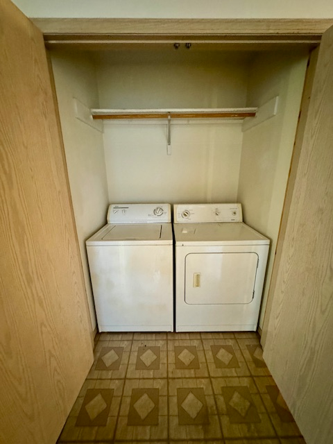 Building Photo - 1386 N Bernice Dr